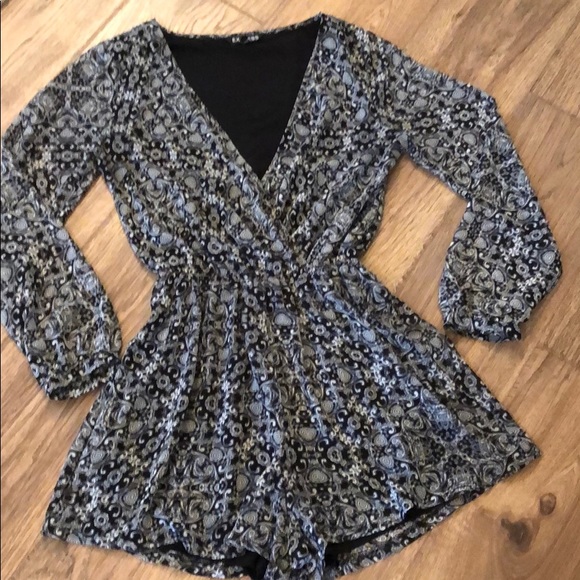 Express Other - EXPRESS ROMPER SHEER LONG SLEEVES.
